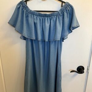 Denim off the shoulder zippered dress with pockets by Melanie Lynne, size 10